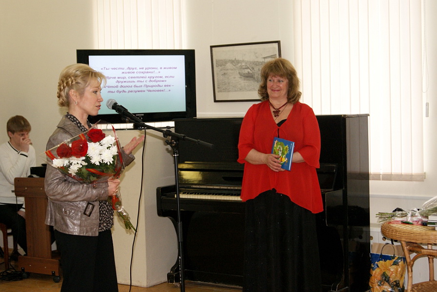 16:07 В Новочебоксарске состоялась творческая встреча писательницы Галины Белгалис с читателями